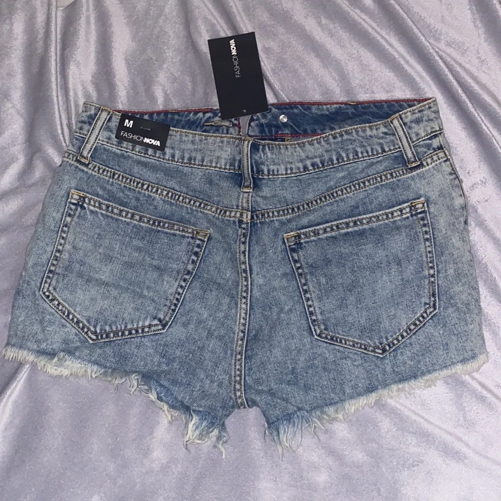 Fashion Nova “Triple Dismay Short” Light Blue Wash - Picture 2 of 4